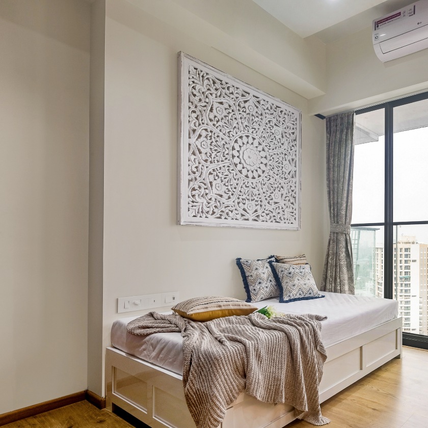Minimal Bedroom Wall Paint Design With Wall Decor | Livspace