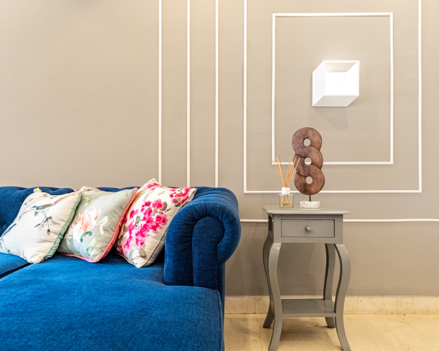 Living Room Wall Paint With White Wall Trims | Livspace