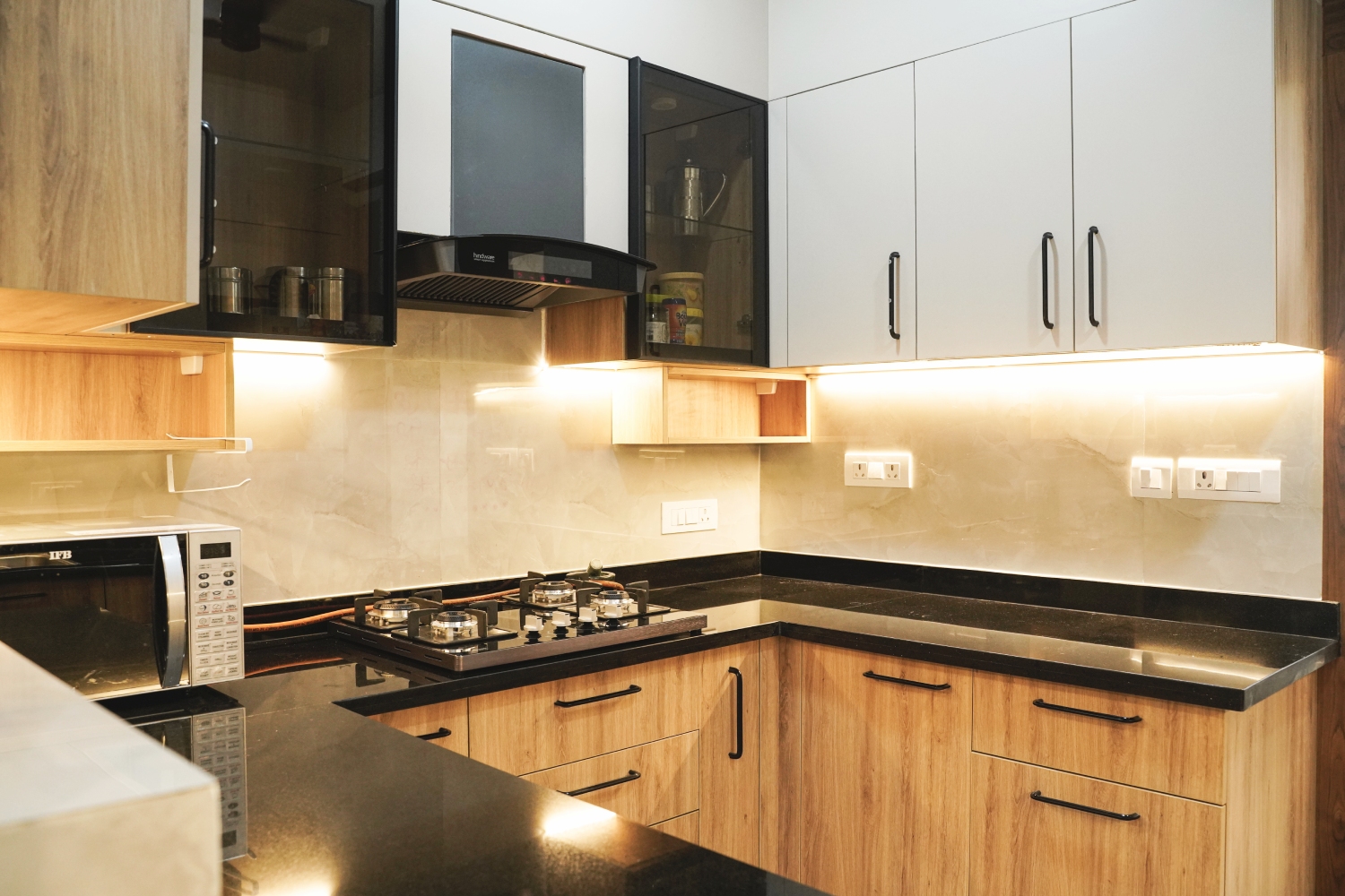 U-Shaped Modern Kitchen Design with Suede Finish Units with Under ...