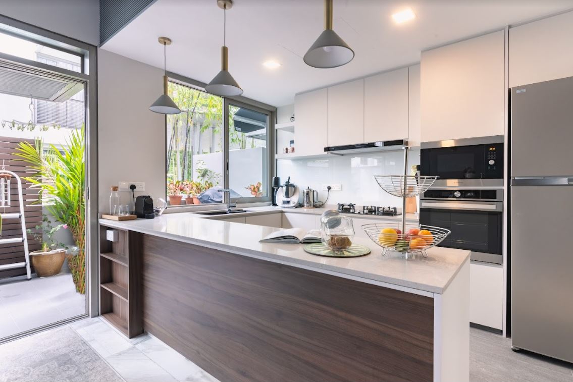Spacious White Kitchen Cabinet Design With Perfect Work Triangle | Livspace