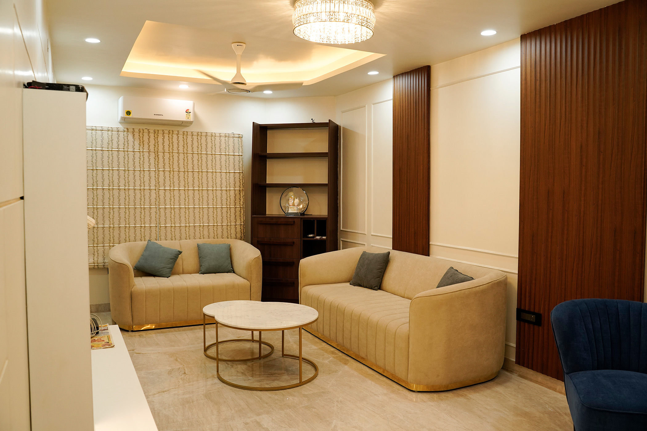 Contemporary Living Room Design With Velvet Sofas and Marble Table ...