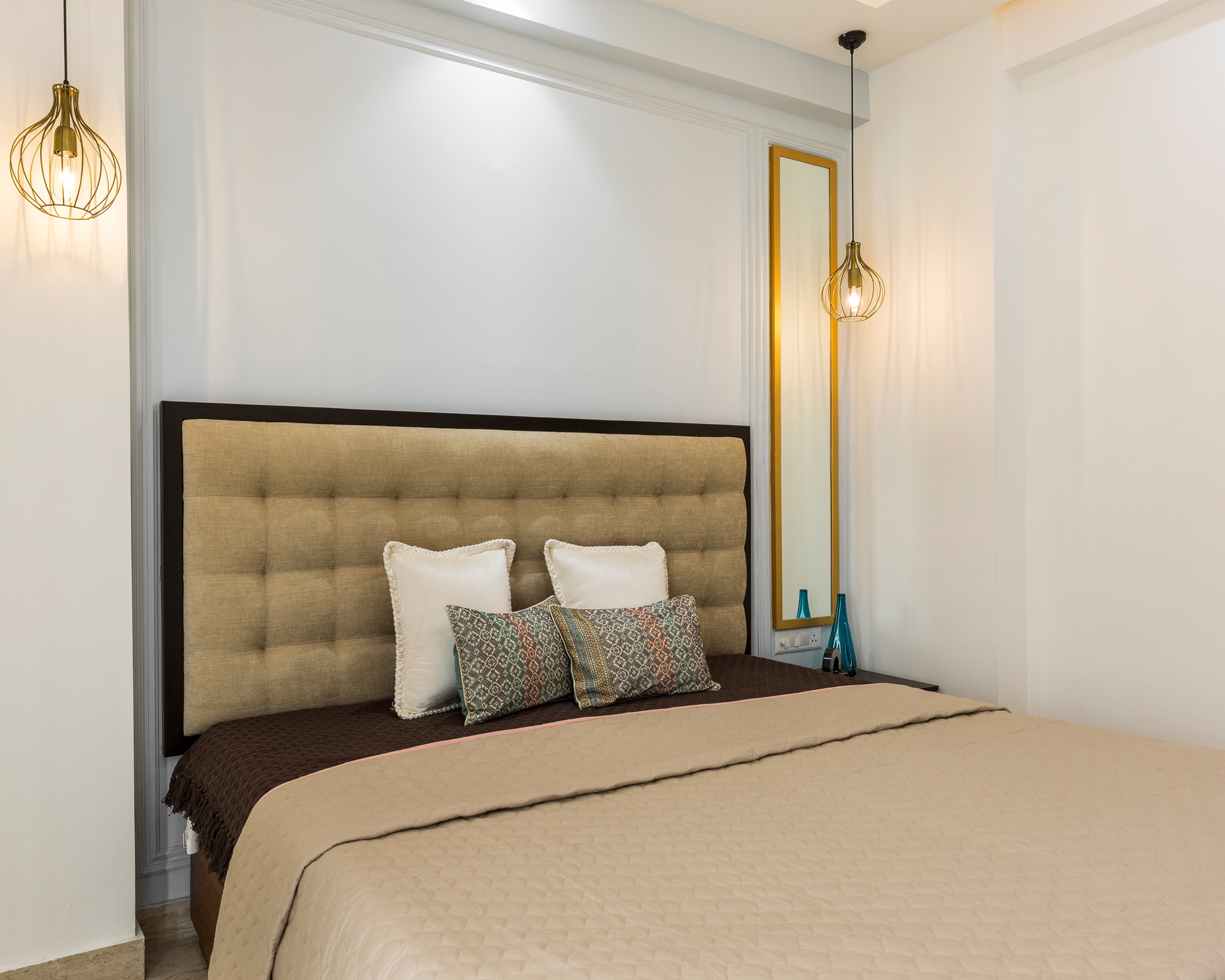 Elegant Grey Bedroom Wall Paint Design | Livspace
