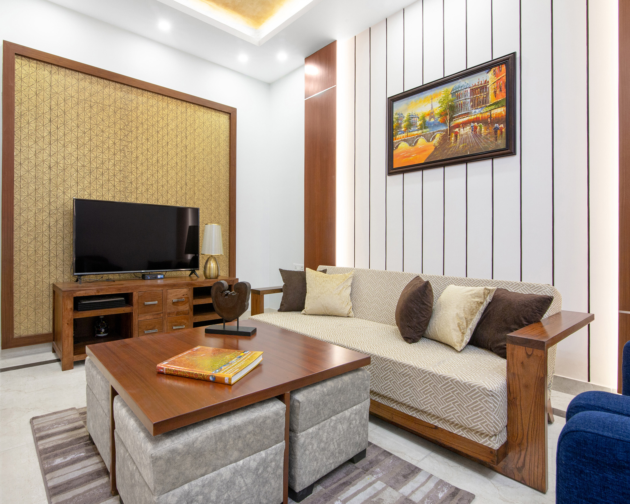 Gold Geometric Living Room Wallpaper Design | Livspace