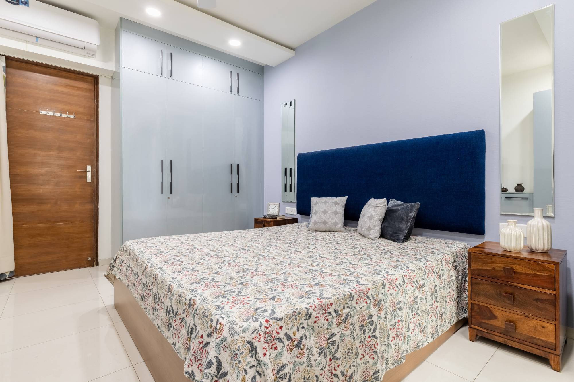 Master Bedroom Design With A King Size Bed And Wooden Side Tables ...